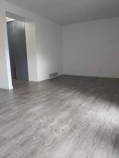 145Ave 56St----3 Bedroom Townhouse for rent