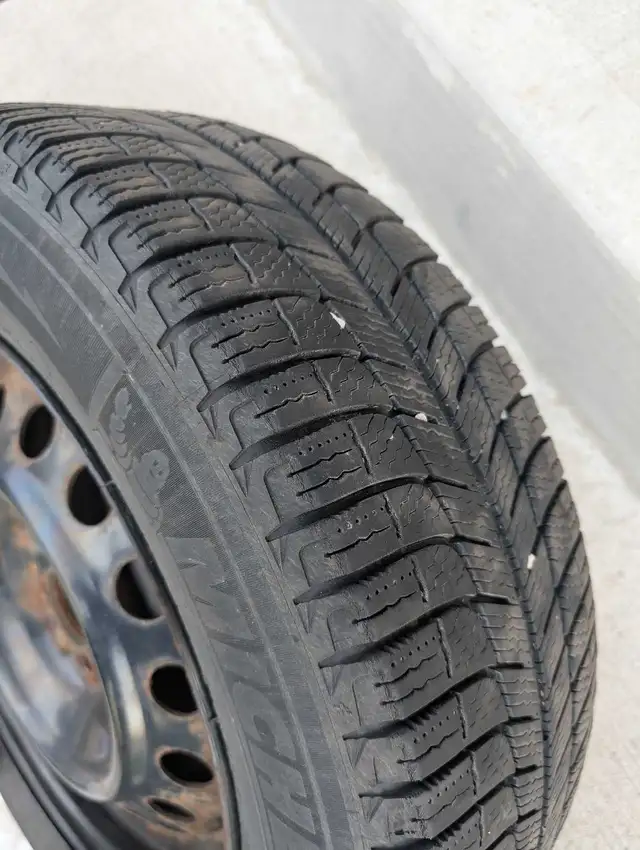215/60/R16 Michelin Xice on rims in Tires & Rims in Mississauga / Peel Region - Image 2