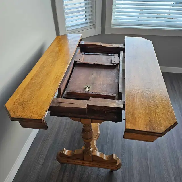Vintage Expandable Dining Table-Console Size When Closed  in Dining Tables & Sets in Edmonton - Image 7