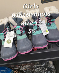 Girls winter boots size 12 $5 new with tags