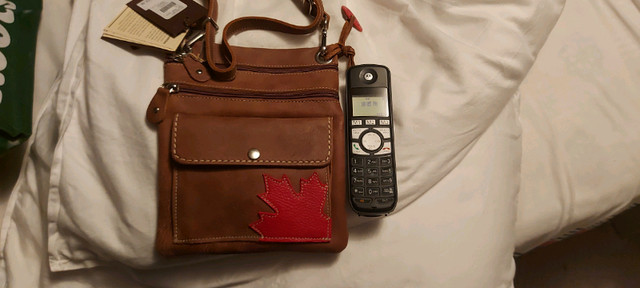 BRAND NEW ROOTS CROSSBODY BAG with tags still on in Women's - Bags & Wallets in Thunder Bay - Image 4