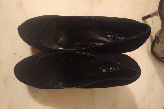 NEW Black PU Suede Pumps Shoes Heels Chaussures Talon Haut NEUF dans Femmes - Chaussures  à Ville de Montréal - Image 4