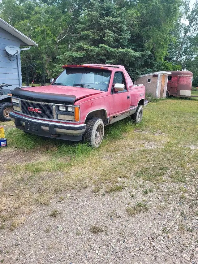 1989 gmc short box 4x4 in Cars & Trucks in Regina - Image 8