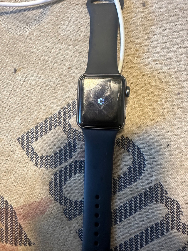 Series 3 apple watch in Cell Phone Accessories in Kawartha Lakes - Image 3