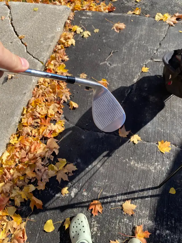 golf clubs and bag in Golf in Belleville - Image 9