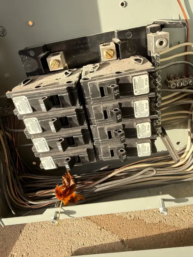 Electrical panel with breakers64241770164993124