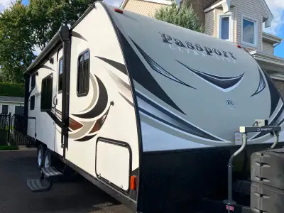 Roulotte de marque Keystone, modèle Passport Ultra Lite 239ML 2019 à vendre -peut coucher minimum 5...