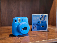Instax Mini 9 Polaroid Blue Camera - EXCELLENT CONDITION