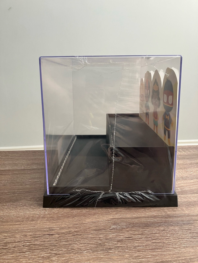 acrylic LED collectibles display case in Arts & Collectibles in Hamilton - Image 4