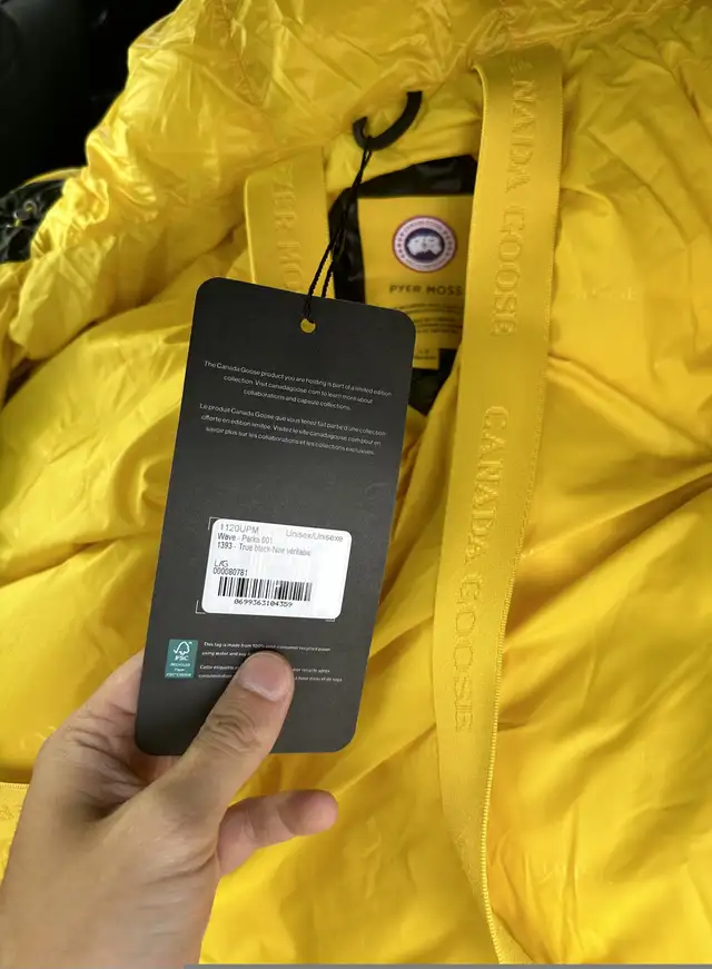 Canada goose coat in Men's in Edmonton - Image 8
