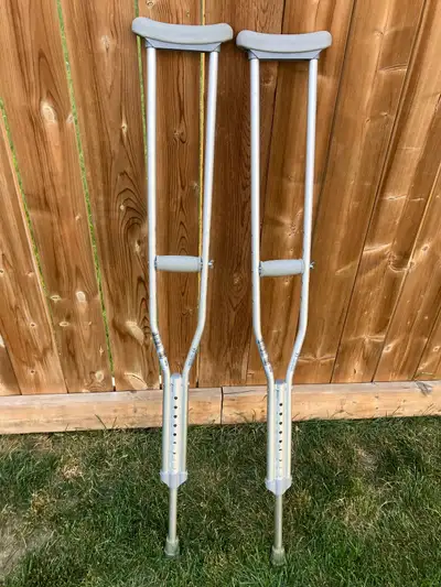 Drive Crutches- adult MEDIUM 5’2”-5’10”, View more
