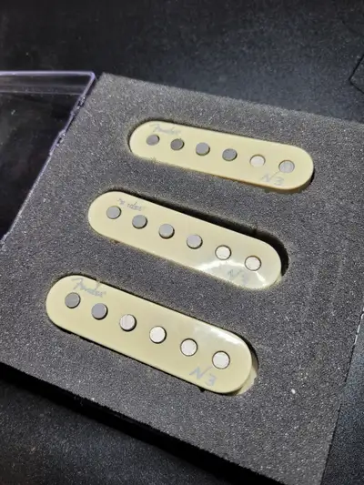 Fender Noiseless N3 Pickups, View more