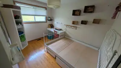 Offering a bedroom in a single family home. Prefer a student, mature and quiet individual. First and...