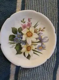 Flowers on plates, by Rochard, Limoges, France