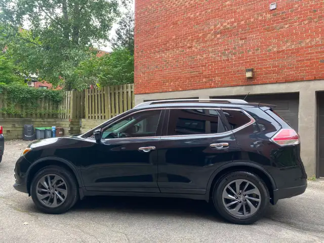 ROGUE SL AWD 12,500$ 135,000 km (2016)