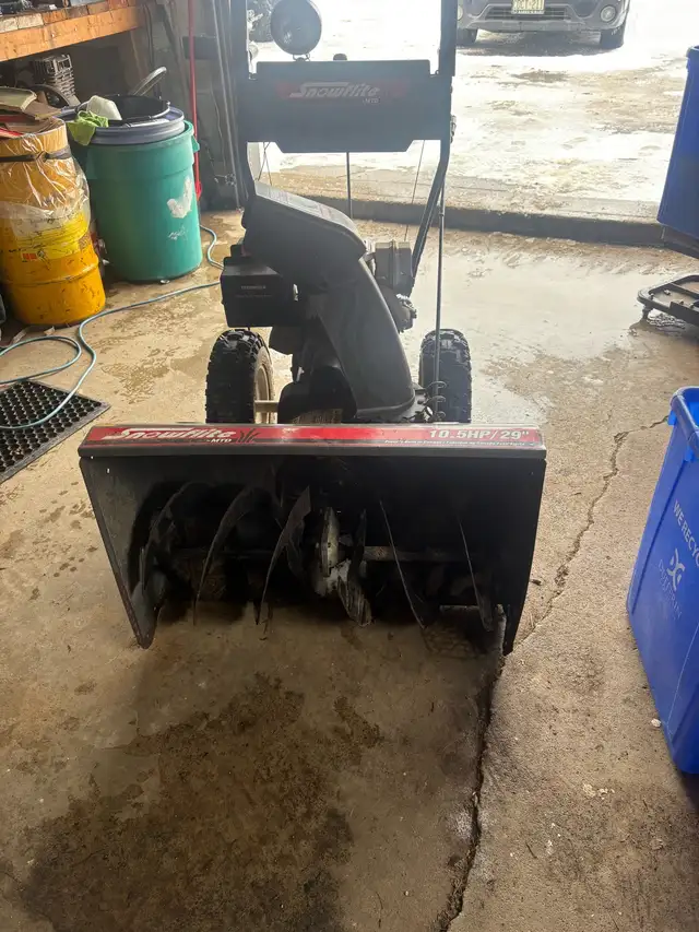 snowblower in Snowblowers in Oakville / Halton Region - Image 3