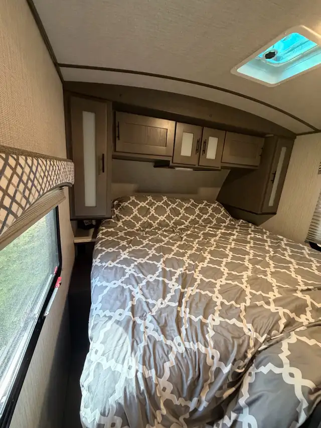  2021 31ft Embrace 2 pull-outs (9,740 Ibs / 4,400 Ib in Travel Trailers & Campers in Trenton - Image 6