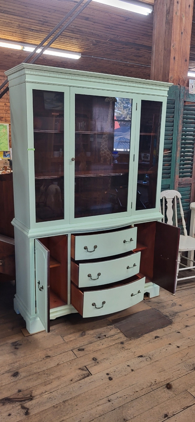 Antique Hutch - Newly refinished! in Hutches & Display Cabinets in Trenton - Image 2
