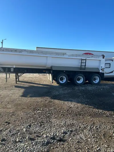 Good clay in Leduc will deliver ! Text 7809526157