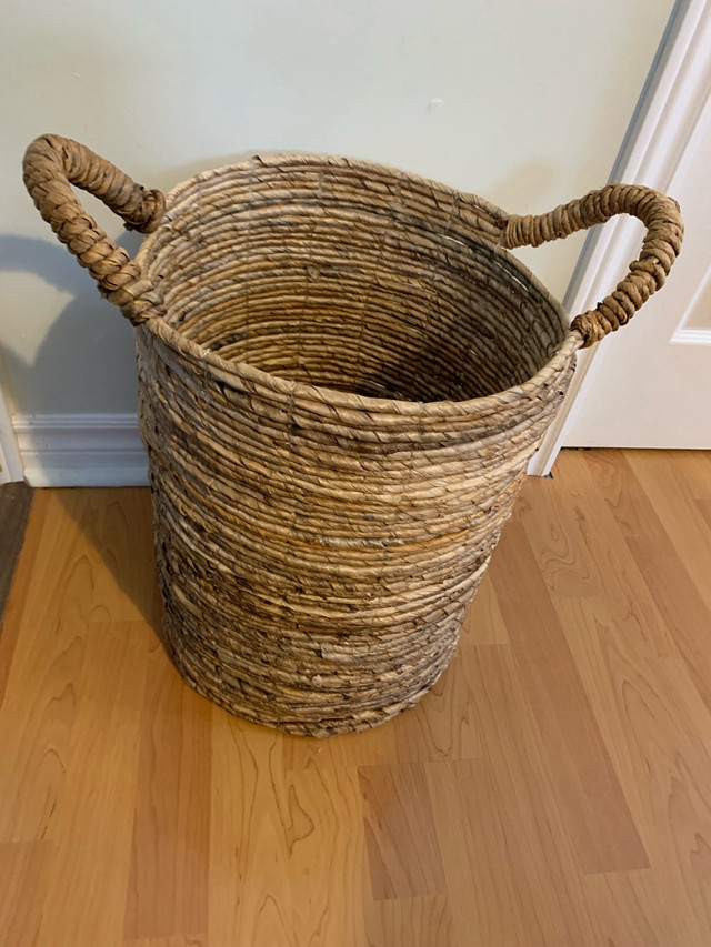 Large Wicker Basket in Home Décor & Accents in City of Halifax