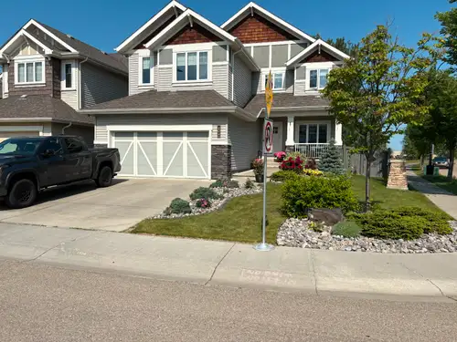 Huge house, perfect location (check the map) in the Hamptons, West Edmonton . Fully furnished as we...
