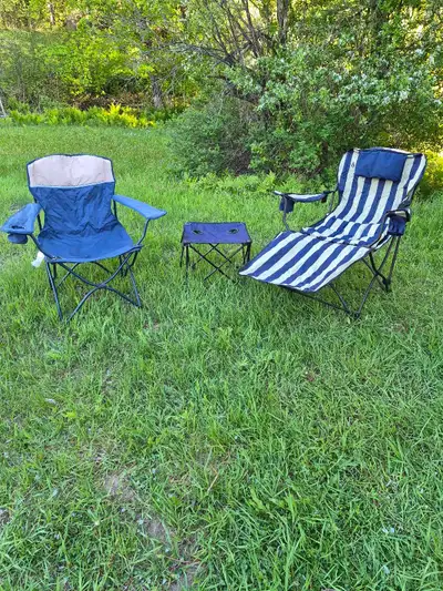 lot  table et 2 chaises extérieures pliables, View more