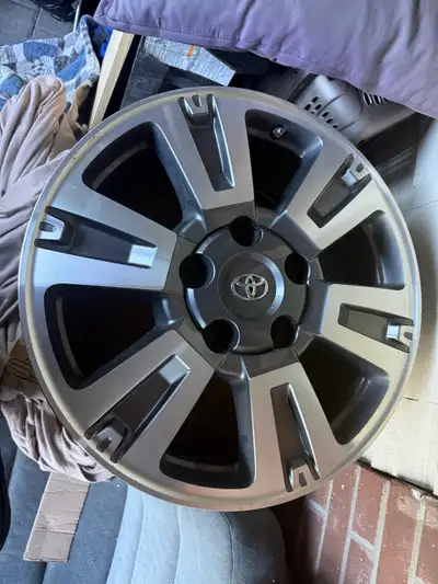 Rims in good condition overall, minor cosmetic scratches, tiny curb rash on one rims but no bends, n...