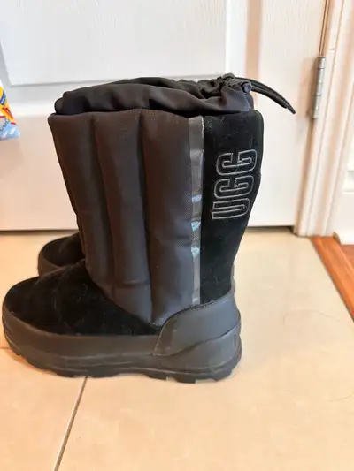 UGG Women Boot , View more