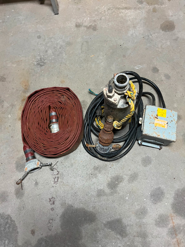 ELECTRIC WATER/MUD PUMP in Power Tools in North Bay
