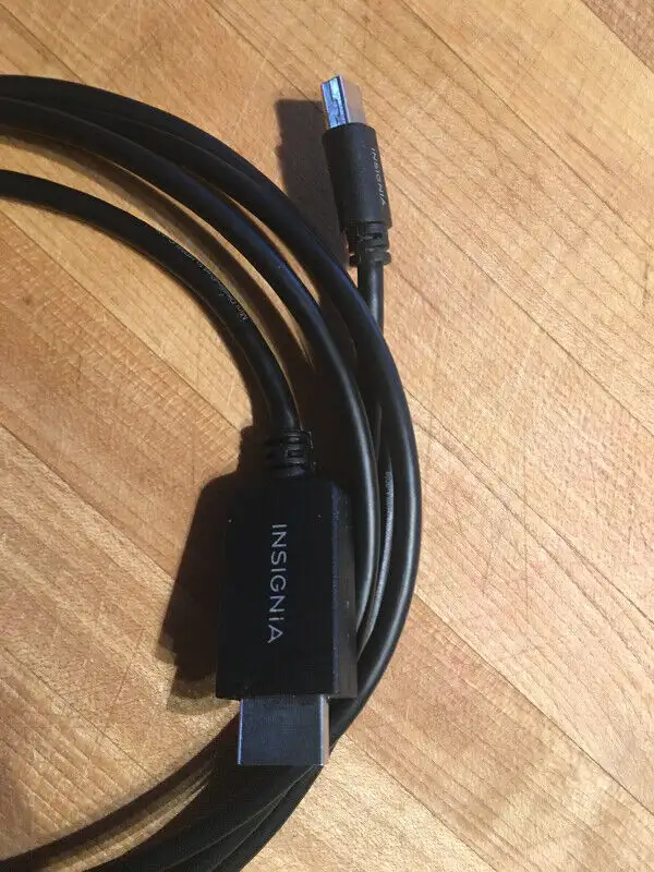 Insignia mini display port to HDMI cable 4K 6 foot 1.8m in Cables & Connectors in Mississauga / Peel Region - Image 4