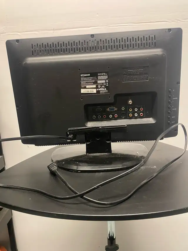 Polaroid Monitor 18.5inch 60hz / Polaroid Moniteur 18.5inch 60hz in Monitors in Gatineau - Image 3