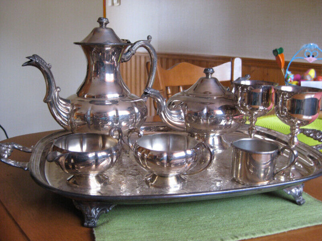 Silverset  silverplate tea/coffee set in Kitchen & Dining Wares in Bridgewater - Image 4