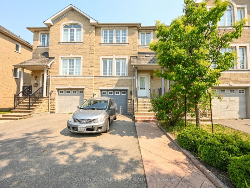 Spacious 3 Bed Townhouse near Square One! Don't Miss Out! Houses for Sale Mississauga / Peel