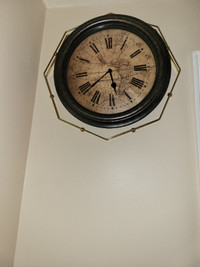 BEAUTIFUL AND ELEGANT NEW WALL CLOCK FOR SALE