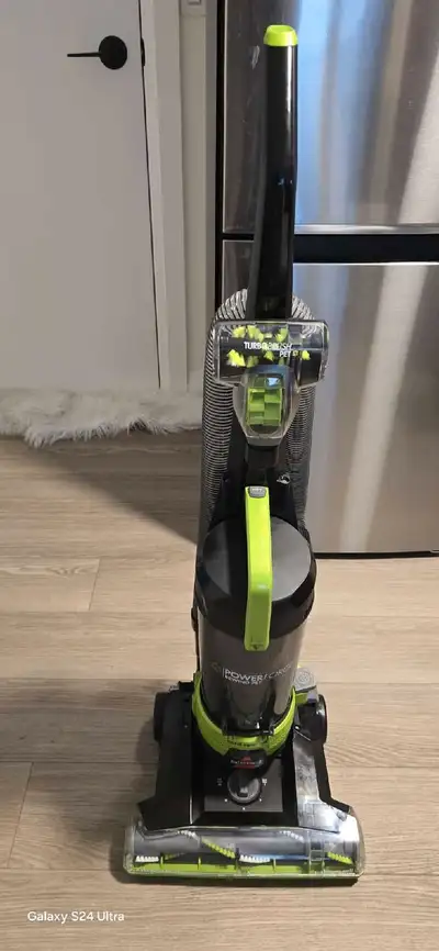 I have 4 new vacuum cleaners perfect for cleaning your pet hair. Do you want a real and effective cl...