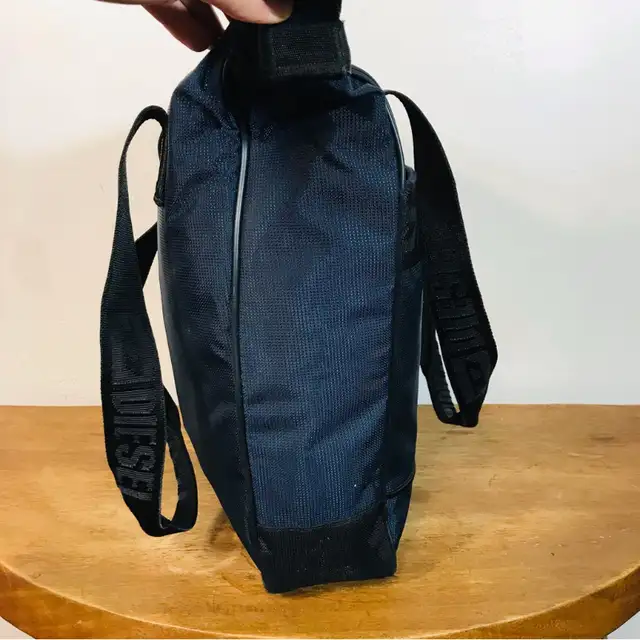 Diesel bag unisex in Women's - Bags & Wallets in City of Montréal - Image 8
