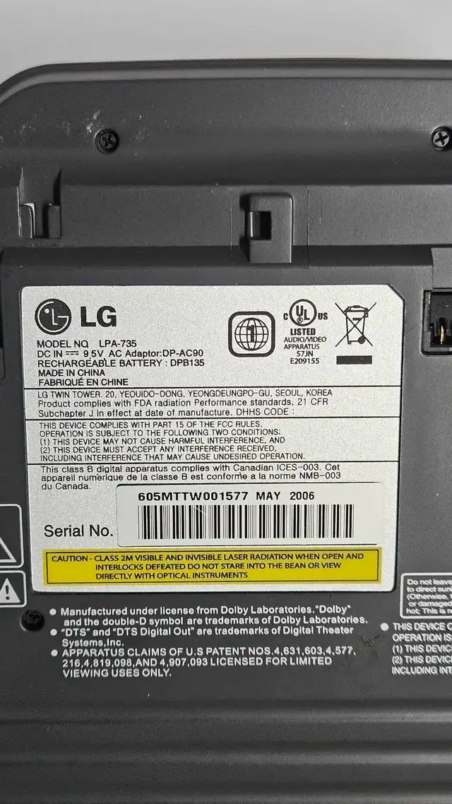 LG Portable DVD Player Model: LPA-735  7"- Screen- PLS. READ DES in General Electronics in City of Montréal - Image 10