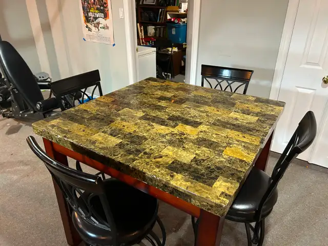 High Top 4 Seater Kitchen Table Set in Dining Tables & Sets in Markham / York Region - Image 5