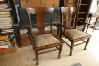 2 fauteuil anciens avec pattes de lion-10$ l'unité