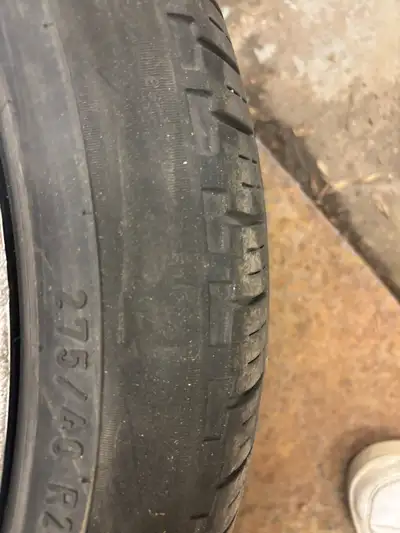 22” rims and tires off of 07 Range Rover full size. Curb rash, Pirelli summer tires with wear. Good...