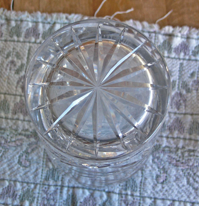 Pinwheel Lead Crystal Vase Large in Arts & Collectibles in Guelph - Image 3