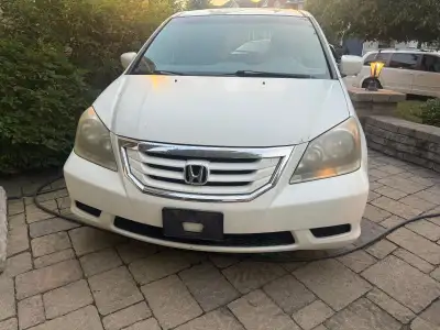 Parting out the 2006 2007 2008 2009 2010 Honda odyssey, many parts for sale, parts parts parts lots...