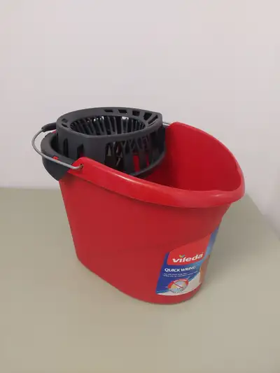 Vileda Quick Wring Mop Bucket Located Scarborough (Kennedy & Sheppard) Pick up condo lobby. Cash Onl...