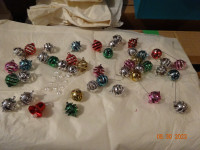Old Christmas decorations, small beads,, 43 ornaments