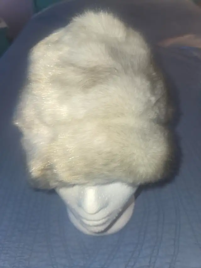 Manteau vison synthétique Sirbain in Women's - Tops & Outerwear in Longueuil / South Shore - Image 3