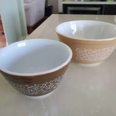 Vintage Pyrex Woodland Nesting Mixing Bowls Set of 2 light and dark brown See photos for dimensions...