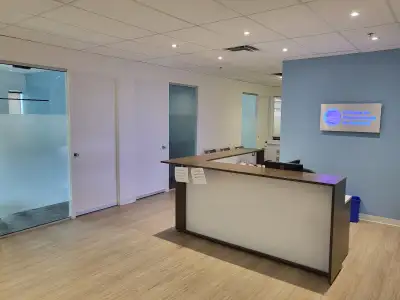 Centre médical - Locaux à louer au 7005 Boul. Tachereau, Brossard Vous voulez ouvrir votre propre bu...