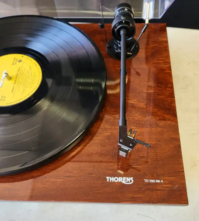 THORENS TD-295 MK IV DRIVE BELT TURNTABLE in Stereo Systems & Home Theatre in City of Toronto - Image 4