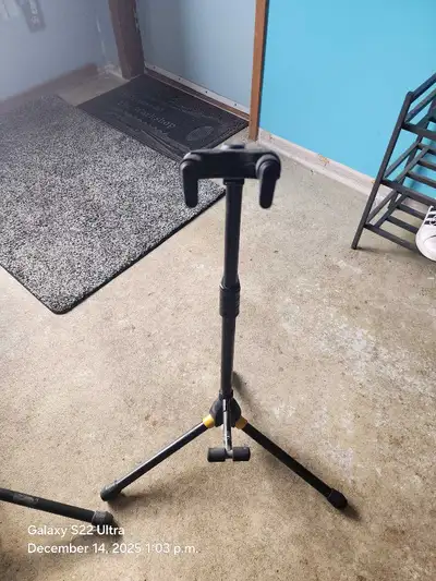 Hercules single Guitar stand, View more