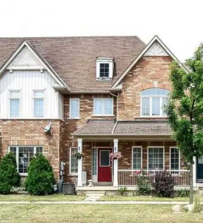 Entire building for rent, within walking distance of Bur Oak High School